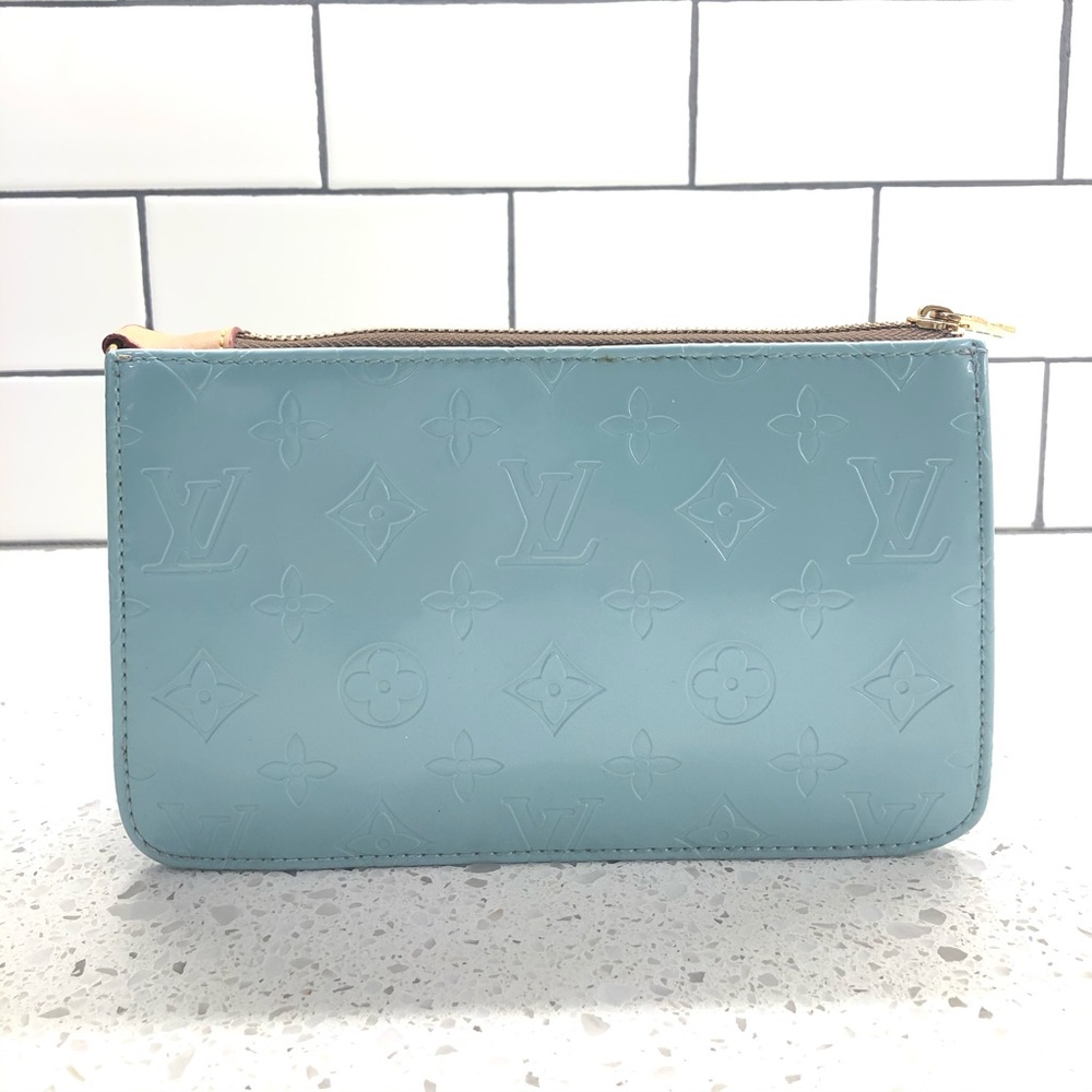 NEW (Unworn) Mint Louis Vuitton Pochette Lexington Patent Leather Purse ✨